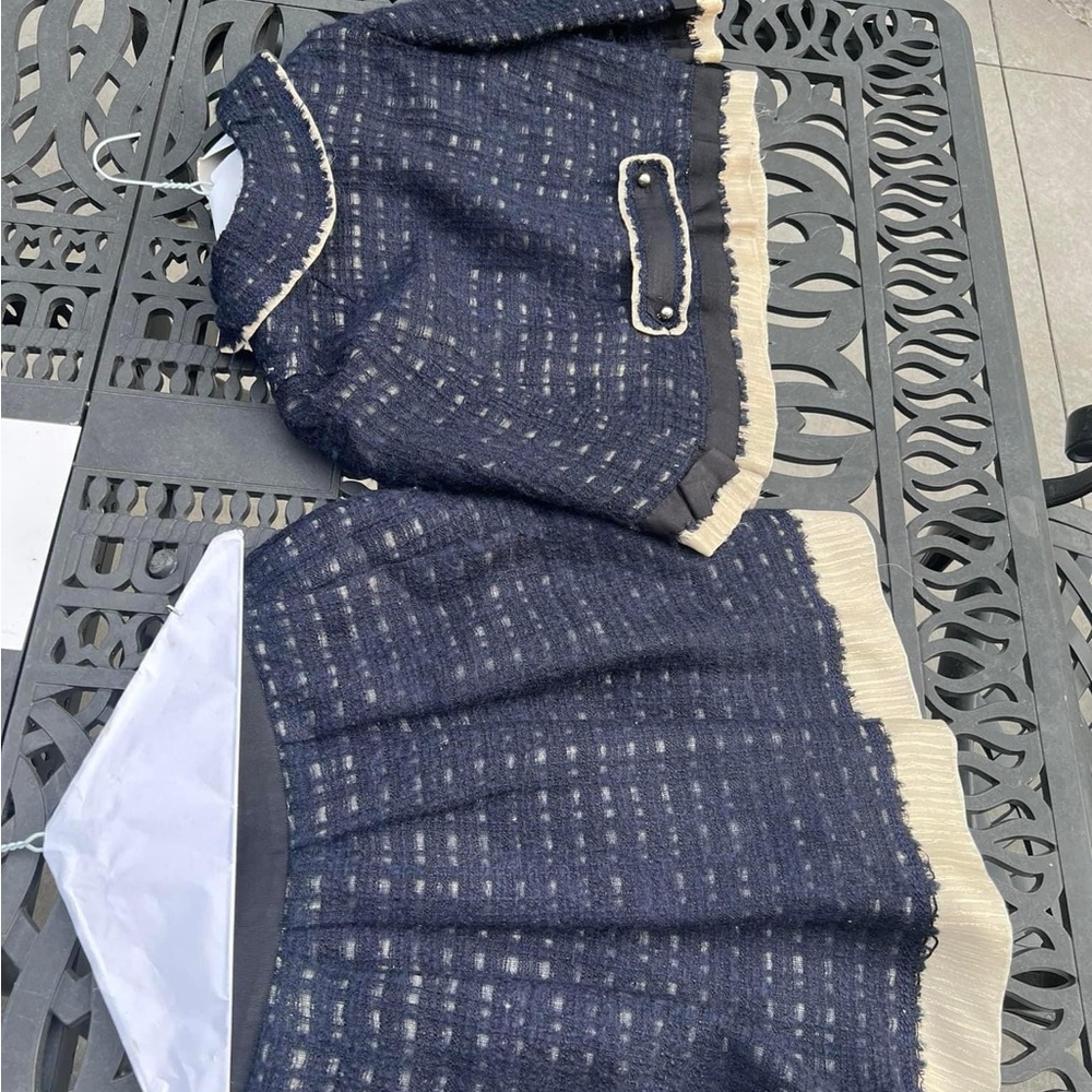 Louis Vuitton Blue & Beige preowned Skirt Suit - size 34 & 36 (us 2to4) - Picture 3 of 15